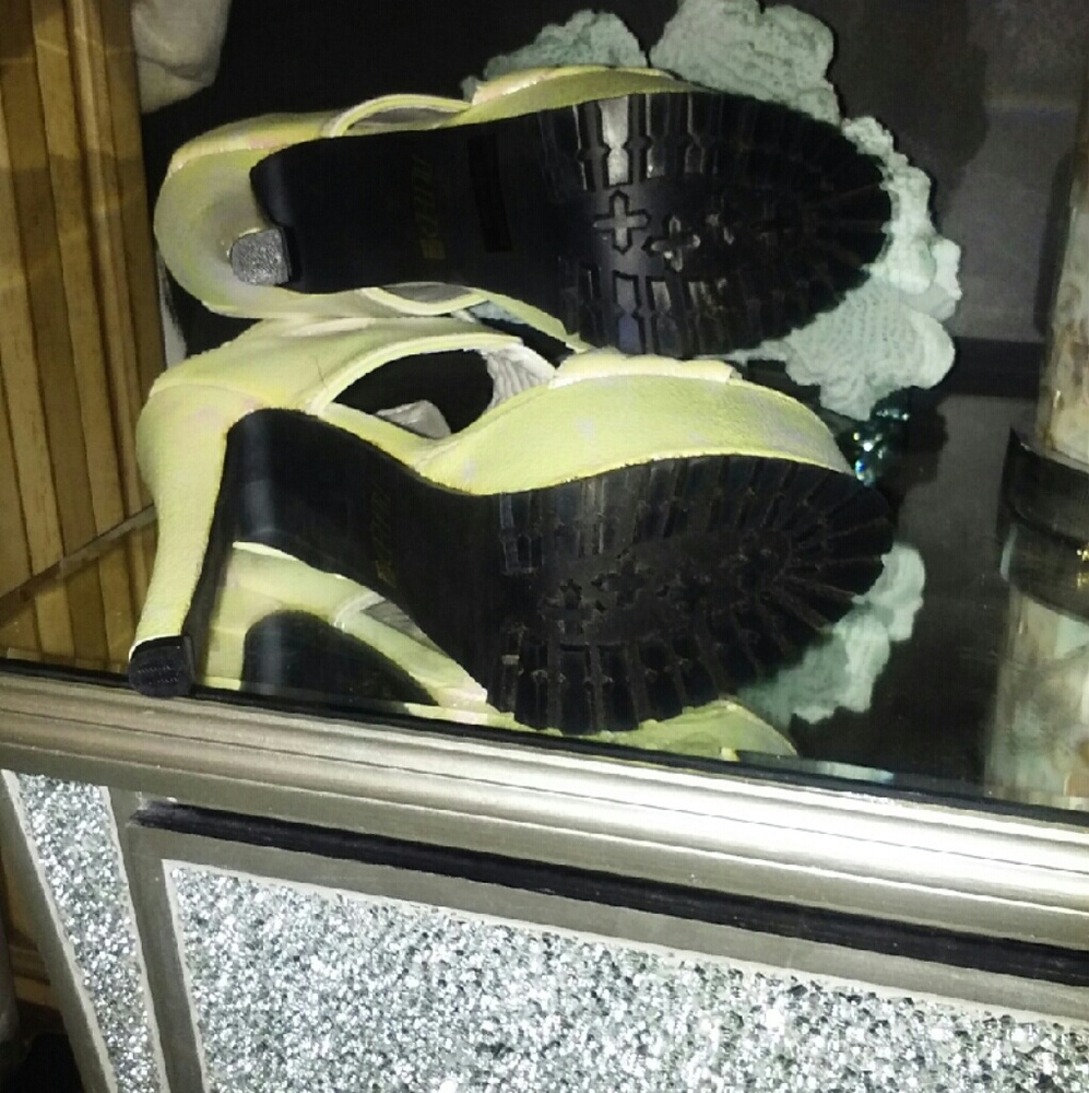 Platform booties - Picture 3 of 4